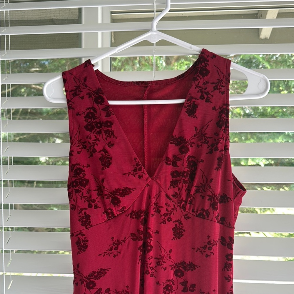 Elegant Red Floral Maxi Dress